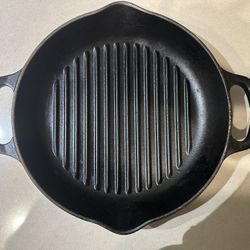 Le Creuset Enameled Cast Iron Signature Deep Round Grill, 9.75" Black 