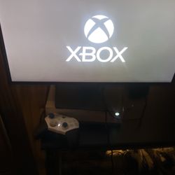 Xbox Series S And Monitor comes With Elite Controller 
