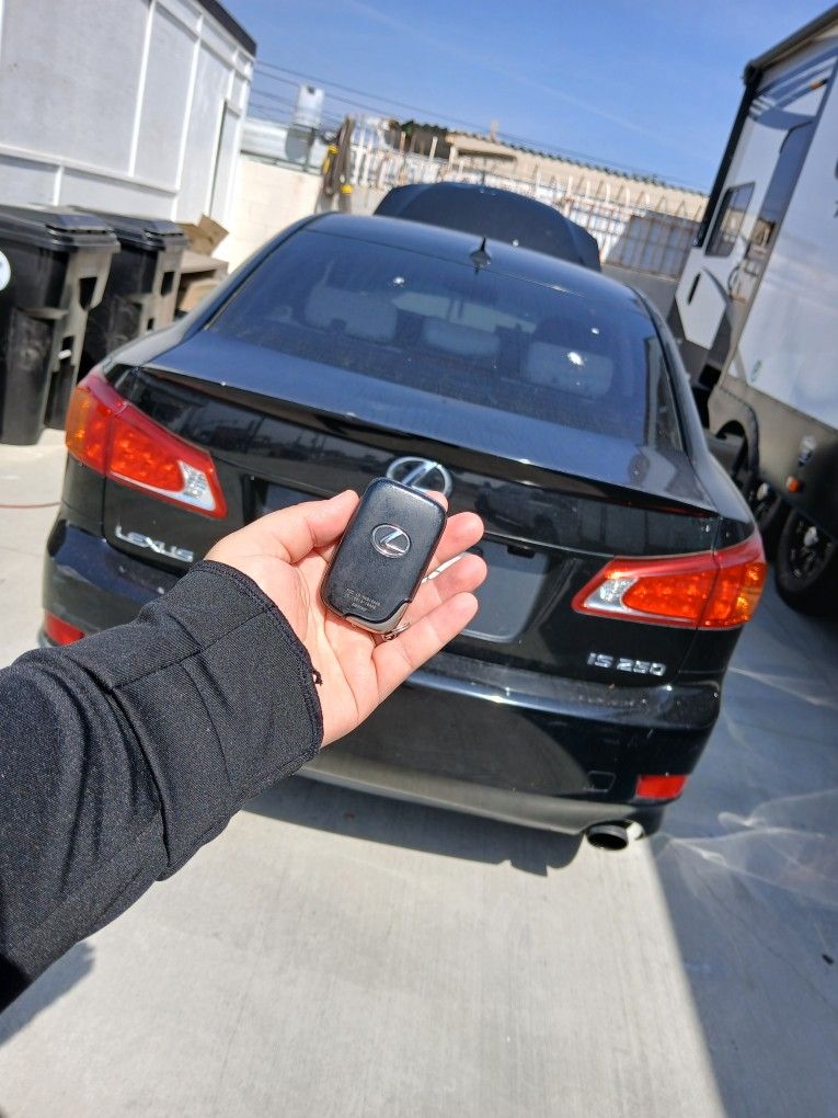 Llaves De Autos / Car Keys And Remote