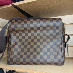 Louis Vuitton Messenger Bag
