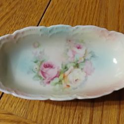 Porcelain small dish