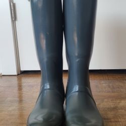 Hunter Original Tall Boots w Welly Socks (Size 6F)