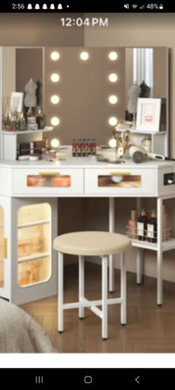 Modern vanity mirror