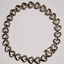10kt HK Diamond Heart Bracelet