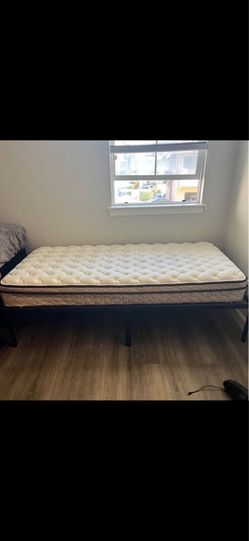 (2) twin beds great Conditions with metal bace each one