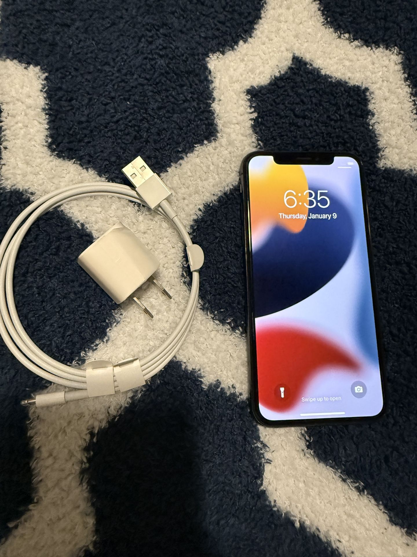 iPhone X - 256 GB - Space  Grey - Back Glass Cracked - AT&T