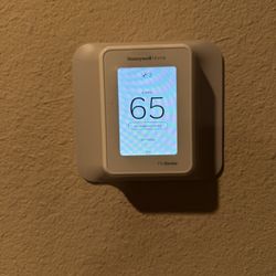 2 Honeywell Smart Thermostats With Room Sensors