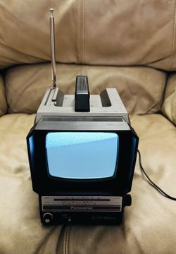 Vintage 1981 Panasonic TR-5040P Portable CRT TV AM FM Radio Working Retro Gaming