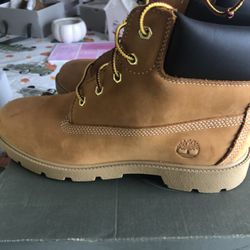 Timberland Boots Size 6.5 Big Kids 