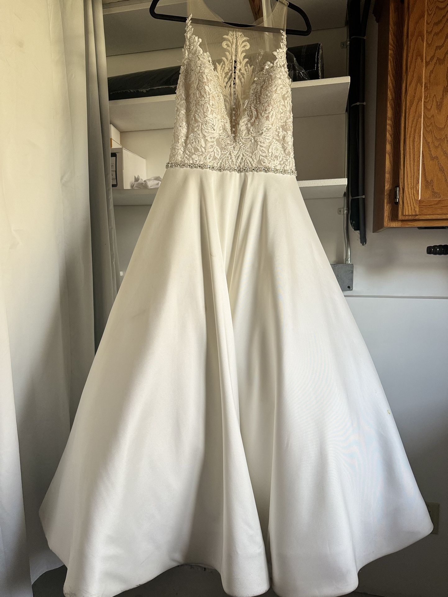 Wedding Dress W/ Veil