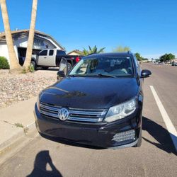 Black 2016 Volkswagen Tiguan
