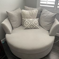 Zgallerie Cuddler Chair With Pillows