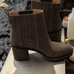 Crown Vintage Women's Size 9.5