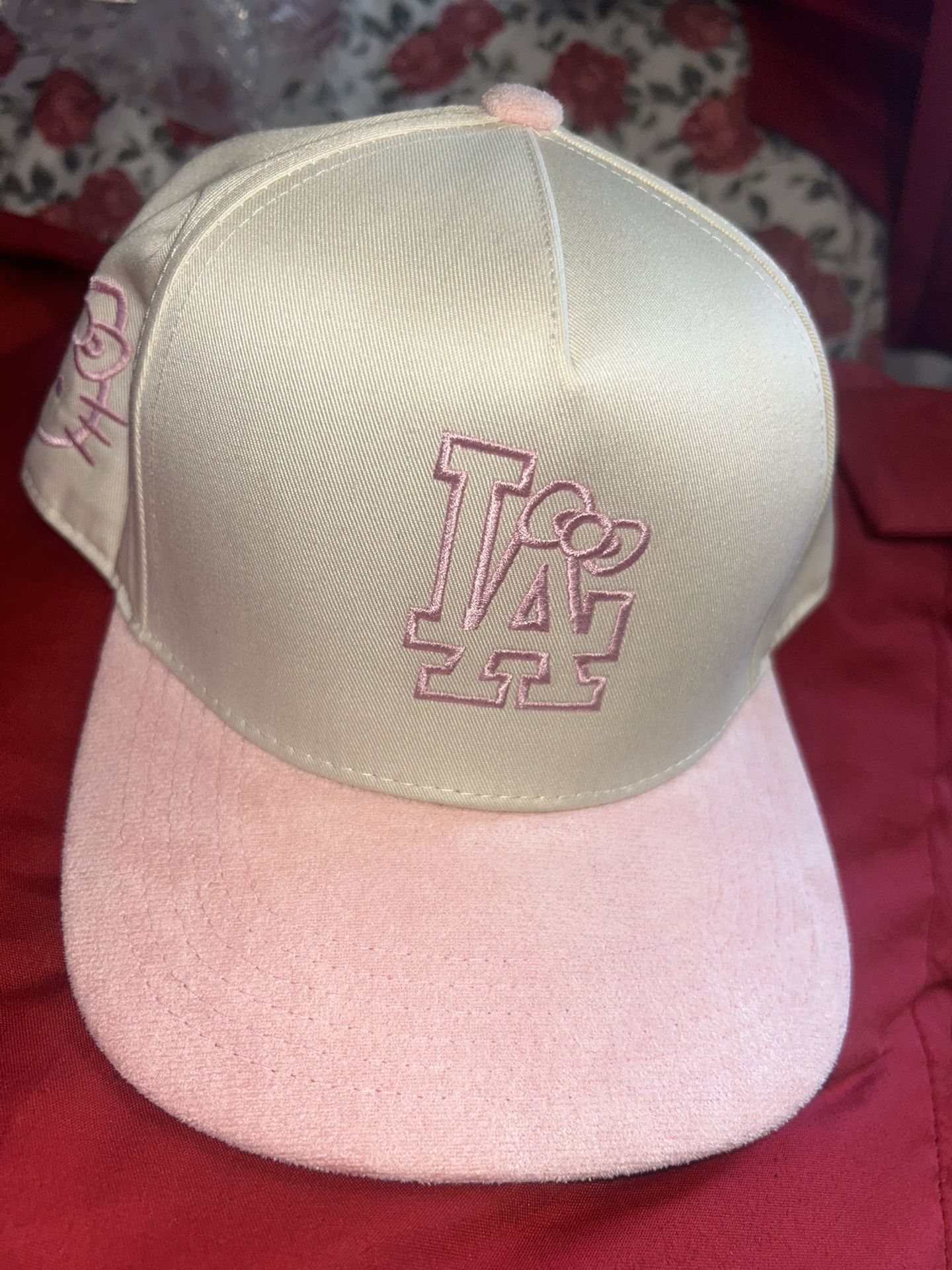 LA HELLO KITTY SNAPBACK HAT