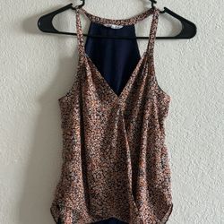 sleeveless, V-neck tank top