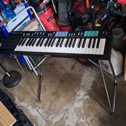 Yamaha PSR-12 33.5" Keyboard With Stand