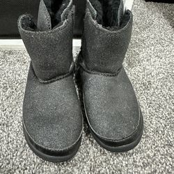 Girls Ugg boots 