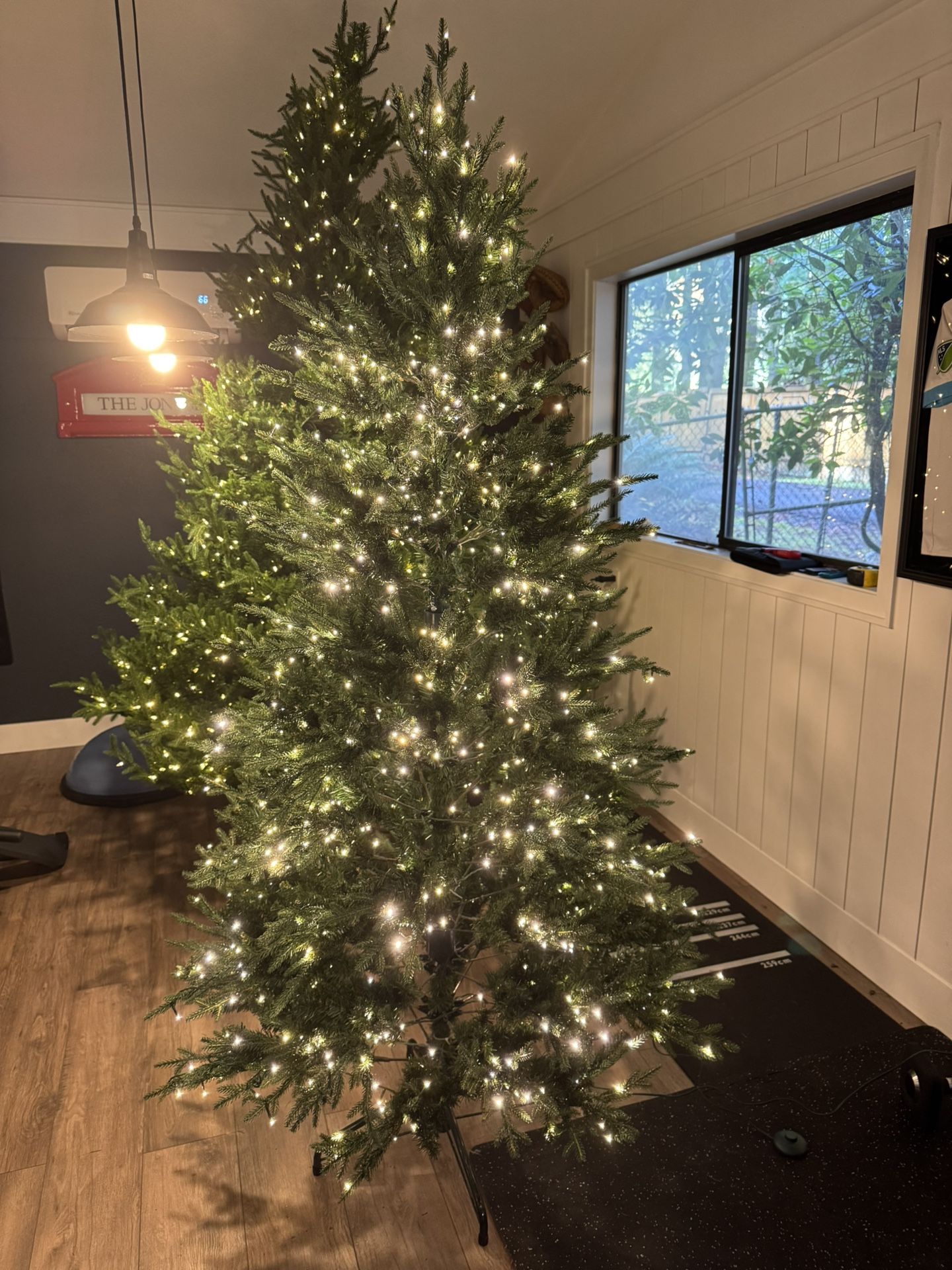 7ft LED Prelit Christmas tree - High Quality