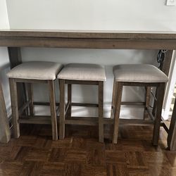 Table with chairs 