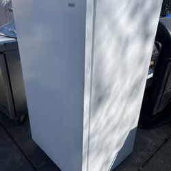 Up Right Freezer $70 Works Like A Champ