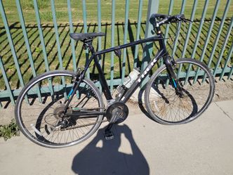 Trek FX3 22.5 inch bike