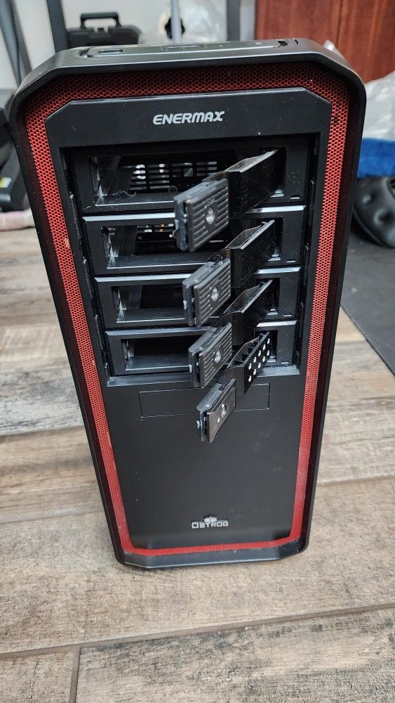 10 HDD Bays ATX Computer Case For NAS Build