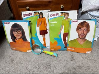 Couples Costumes - Velma and Shaggy from Scooby Doo