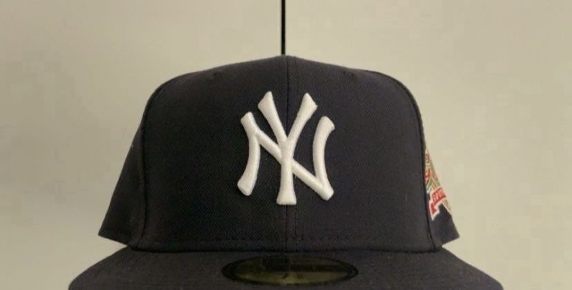 BRAND NEW NEW ERA NEW YORK YANKEES BASEBALL FITTED MLB NBA NFL (SIZE 7 5/8)- $60
