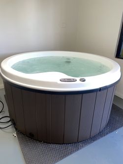 Hot Tub Jacuzzi