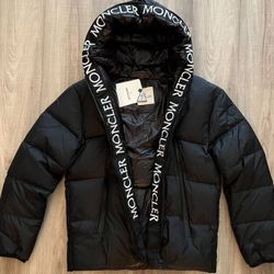 MONCLER Size M/L