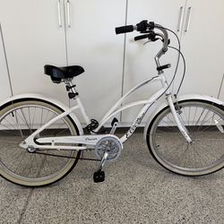 Women’s Electra Lux three beach cruiser
