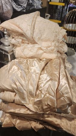 ​🥂 Premium Event Tablecloths, Linens & Overlays – Sold Individually!