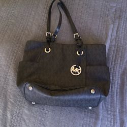 Micheal Kors Purse Black 