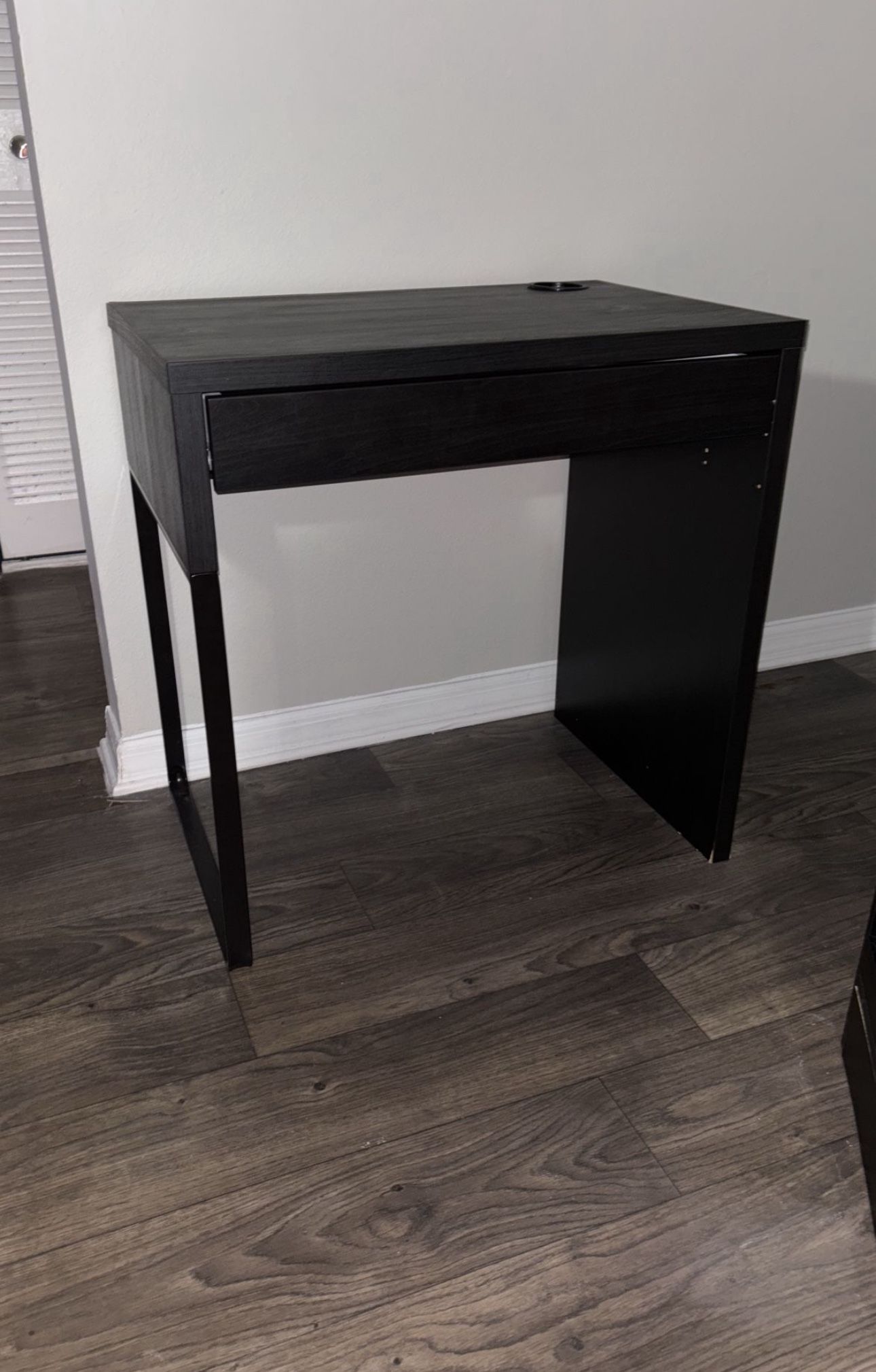 Brown/Black Desk