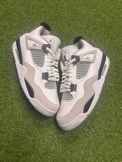 Jordan 4 Millitary Black