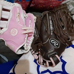 Gloves Softball Tball $25.00 Cash Only (Serious Buyers)
