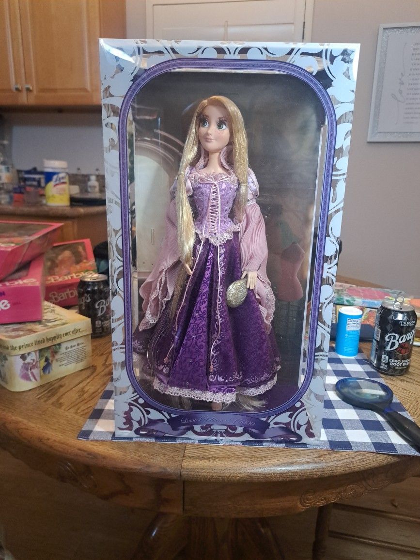 Disney Repunzel Collector Doll- 2011 NIB