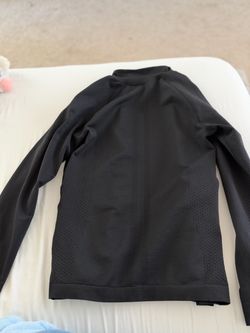 FIGS STRETCHY BLACK SWEATER