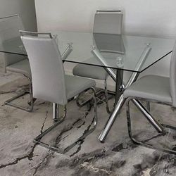 DINING ROOM CHAIRS 🪑- WHITE & SILVER