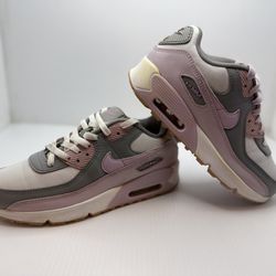Nike Air Max 90 leather GS Iced Lilac Size 7Y CD6864-002