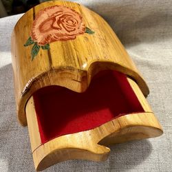 Vintage hand carved wood jewelry/keep sake box