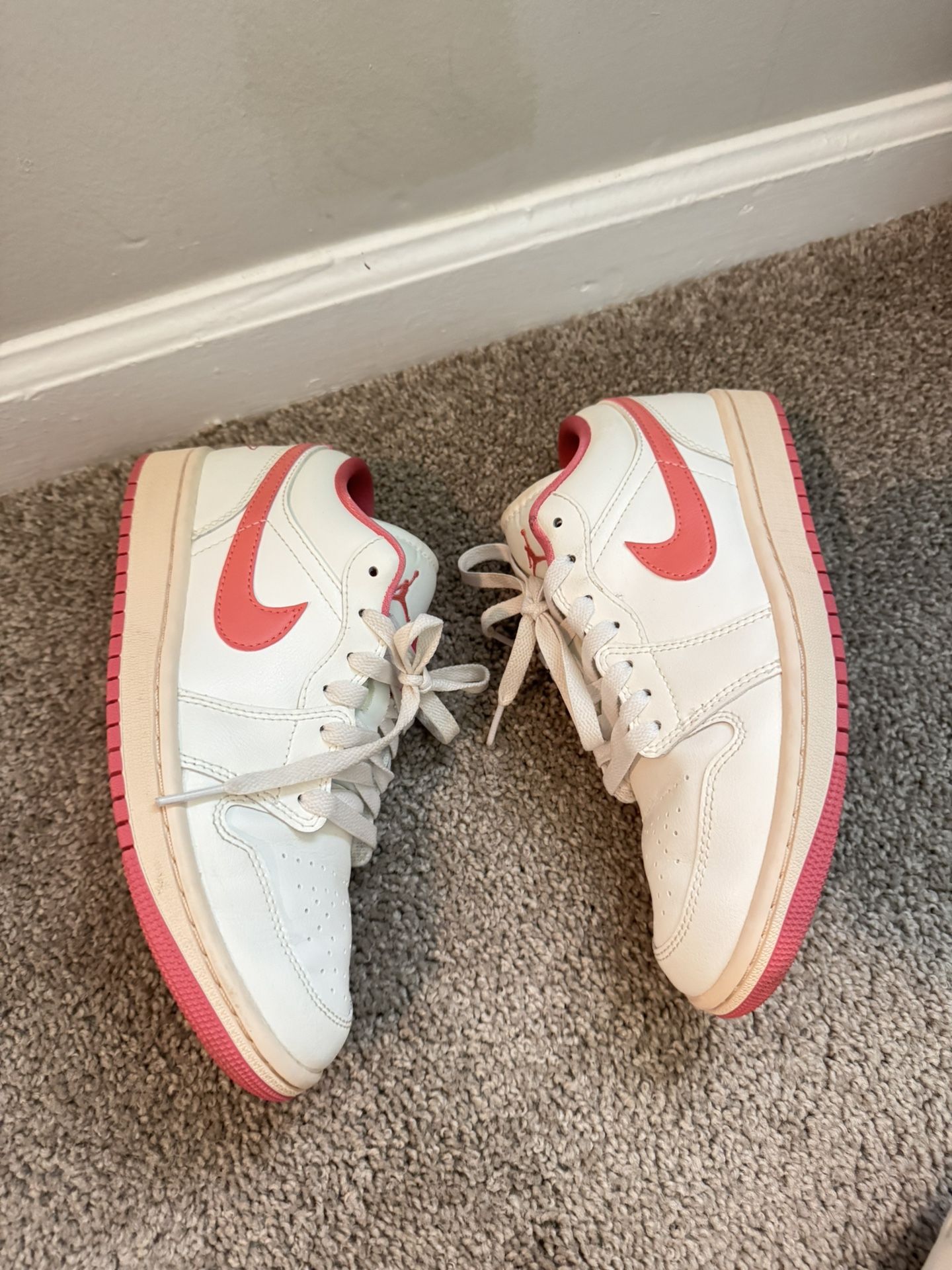Jordan 1 Low "Sail/Guava Ice/Pink Salt" sneakers Size 7.5