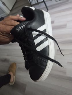 Kids Adidas Like New 9.5