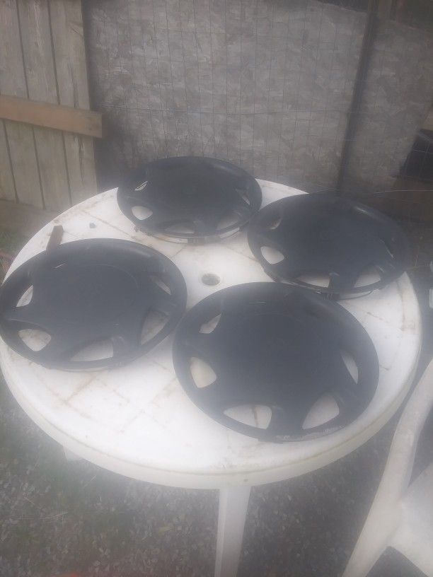 97/99 Toyota Stock Hubcaps Painted Black