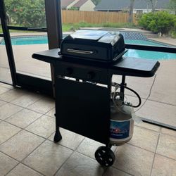 Gas grill with propan tank