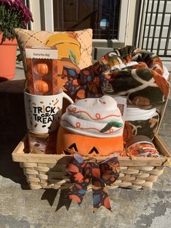 Fall/ Halloween/ Boo Baskets- MADE TO ORDER **PRICES VARY!!**