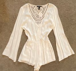 Forever 21 White/Cream Romper; Size Small