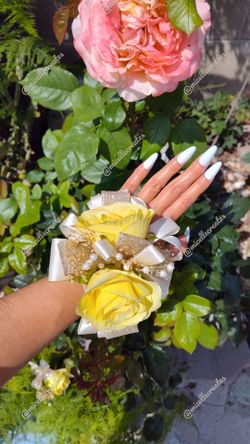 Yellow Prom Corsage ✨💫