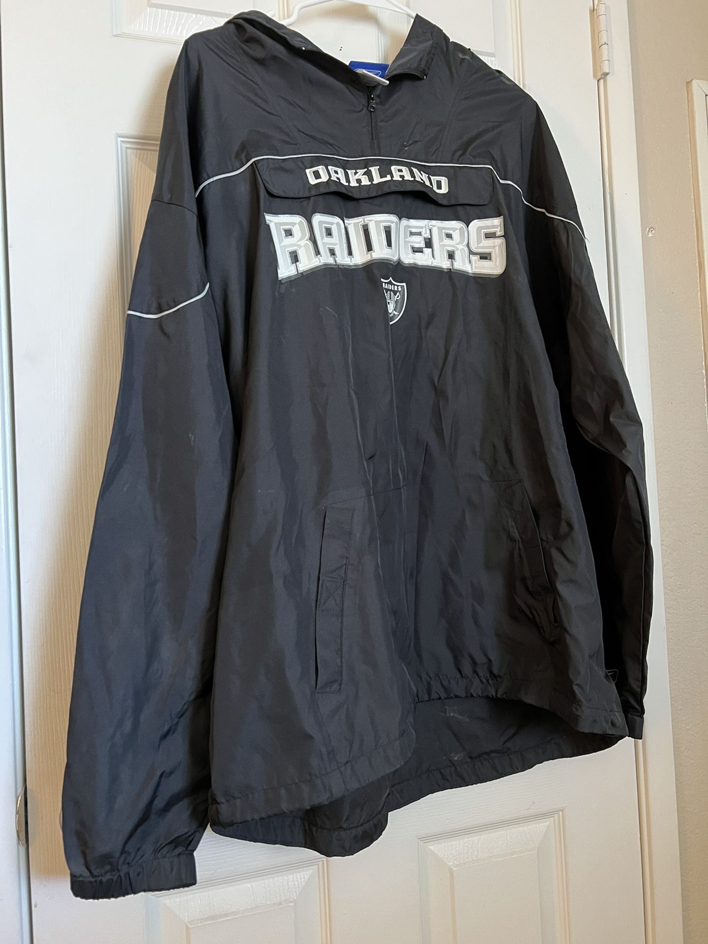 OAKLAND RAIDERS NFL WINDBREAKER
