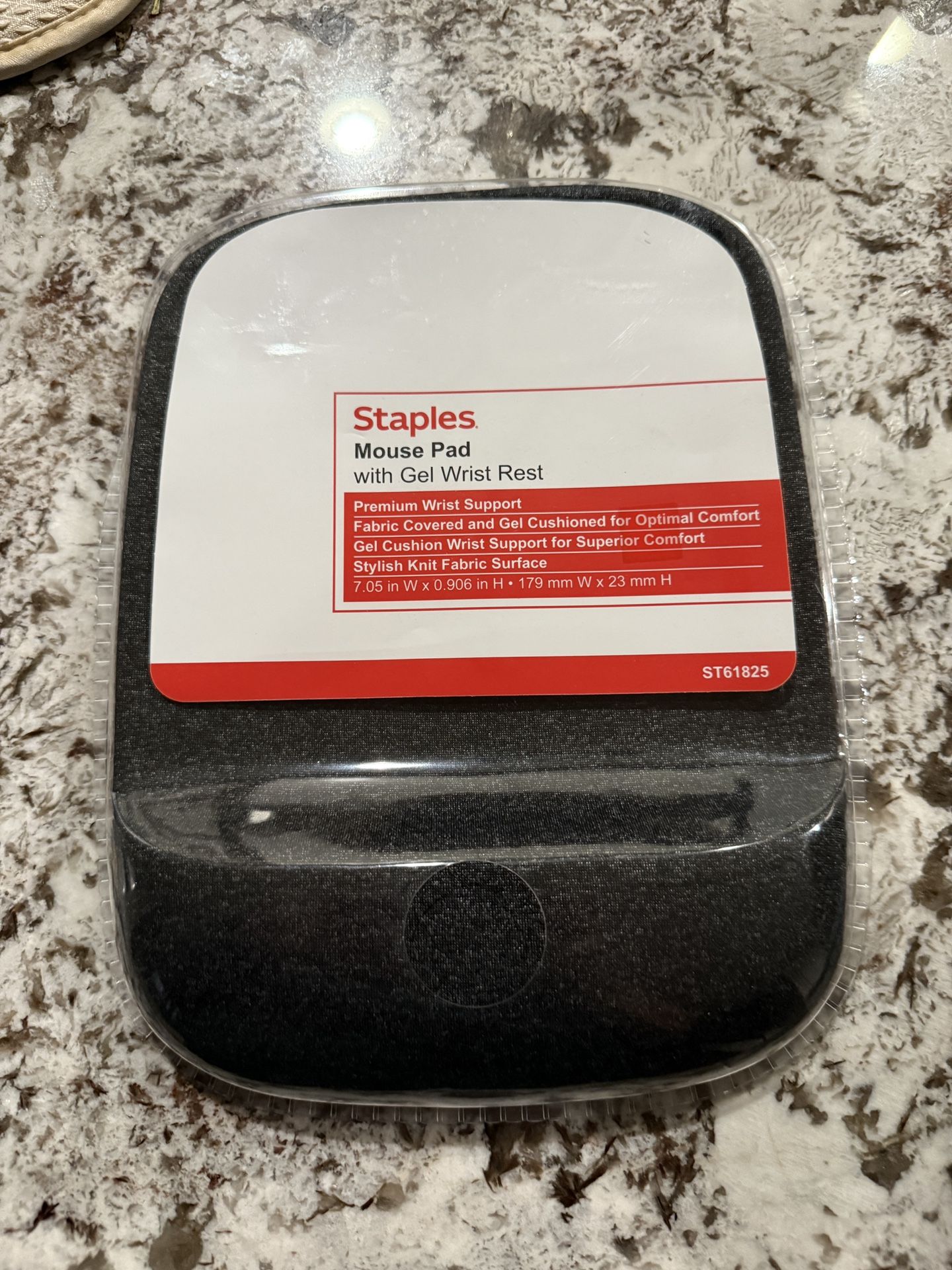 MOUSE PAD WITH GEL WRIST REST-NEW